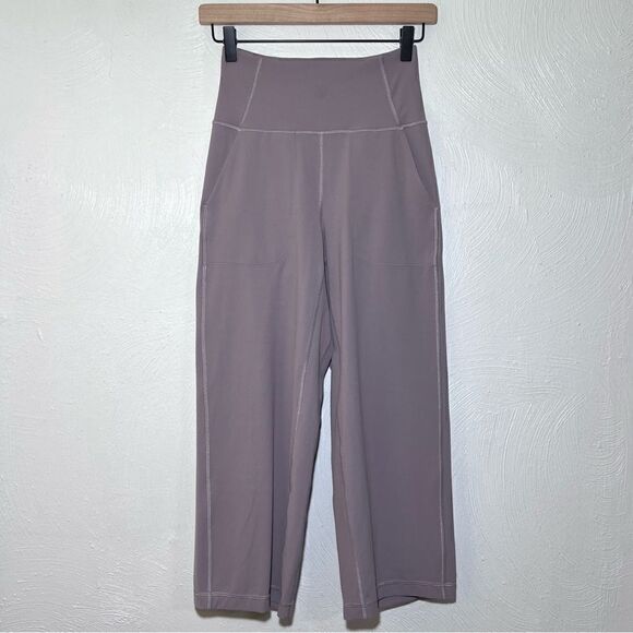 Lululemon Align Wide Leg Crop in Violet Verbena - Picture 3 of 9